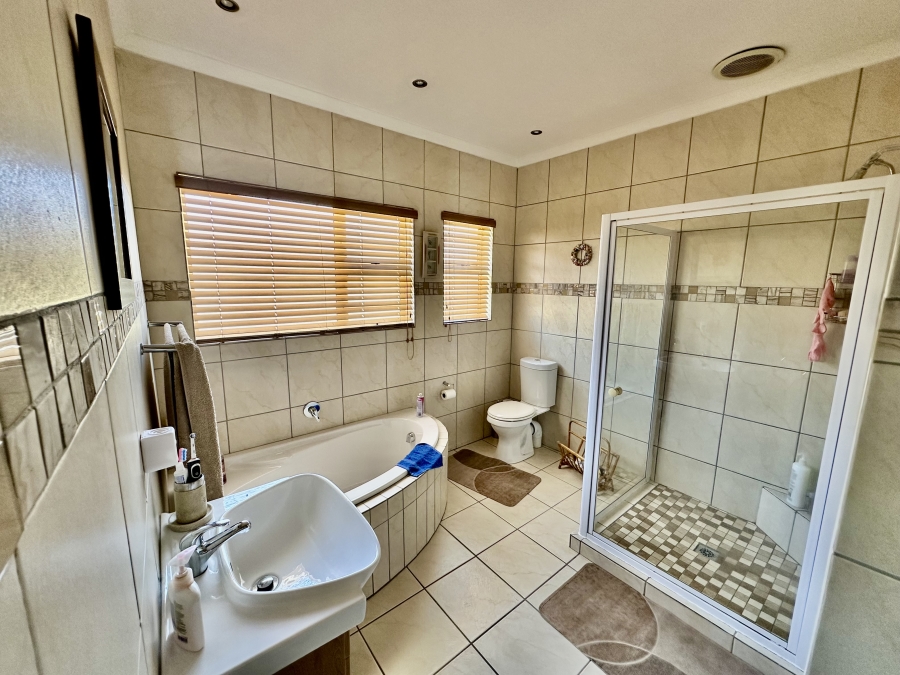 4 Bedroom Property for Sale in Tygerdal Western Cape